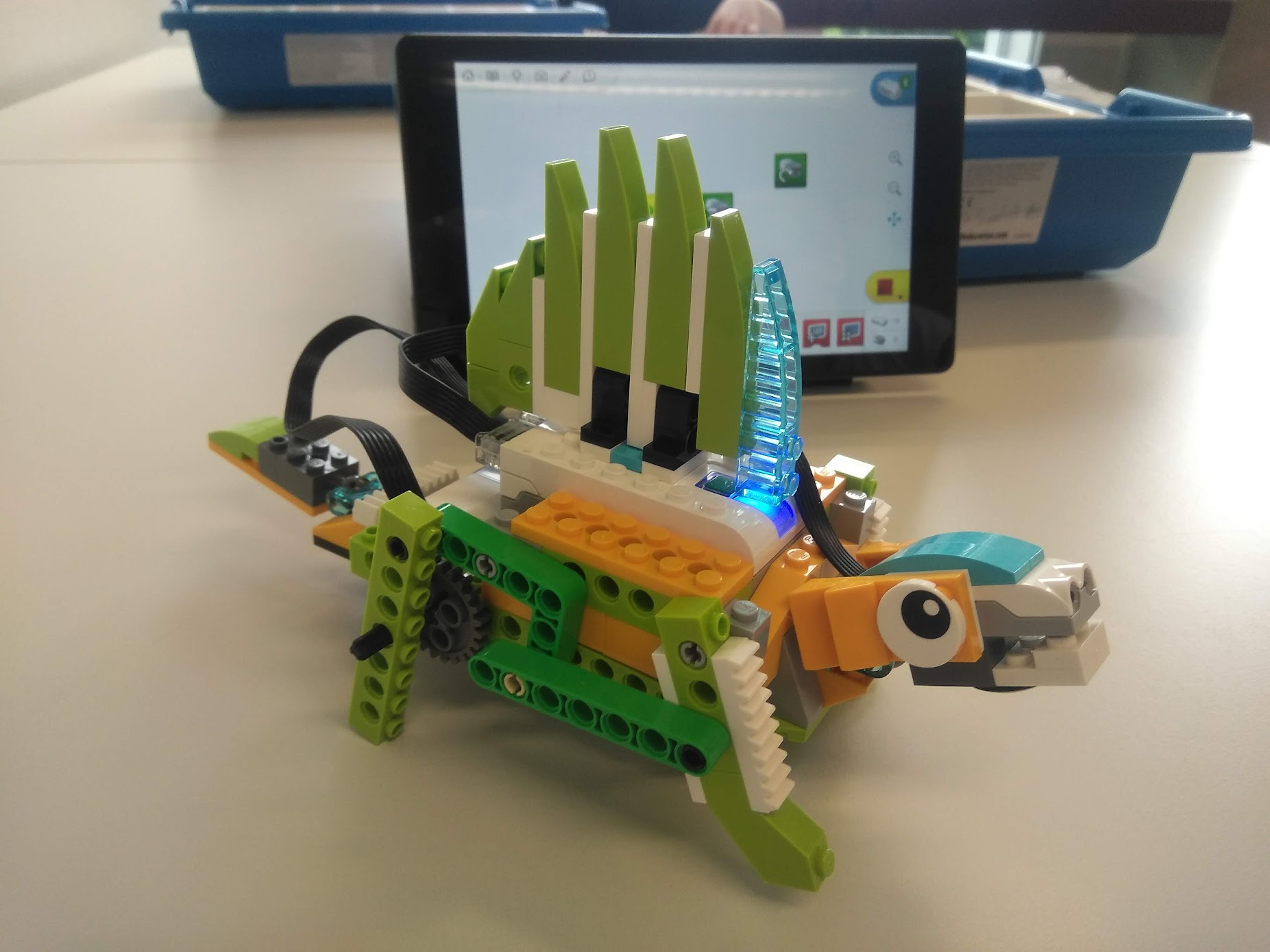 LEGO-Stegosaurus für das Thema Urzeit